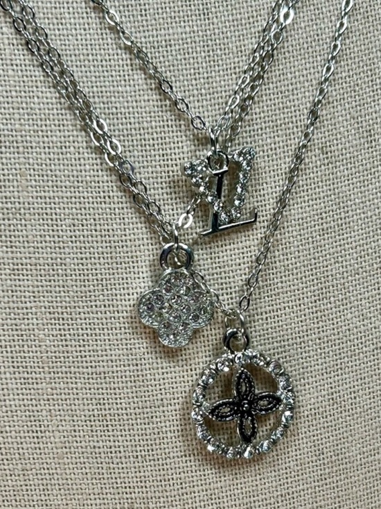 Fashion Jewelry Jewelry - Trendy Fashion Jewelry Silver Layered Clover- Rhinestones Necklace Set BRAND NEW